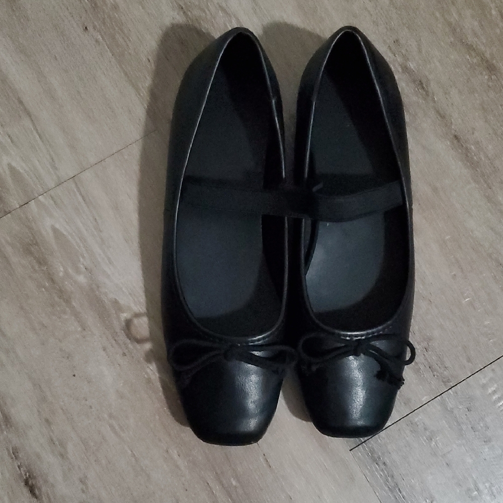 Forever 21 Black Flats with Bow Detail